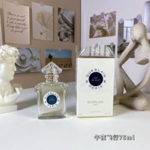 💹50✍️专柜版本
娇兰午夜飞行75ml
Guerlain Vol de Nuit, 1933
品牌：娇兰
调香师：Jacques Guer.
属性：女香
香调：花香东方调
前调：白松香水仙花香柠檬橙花柠檬橙子橘子
中调：鸢尾花水仙花醛香草紫罗兰康乃馨玫瑰茉莉
后调：橡木苔鸢尾根檀香木辛香料麝香