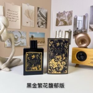 💹45✍️专柜版本
2025古驰花悦馥郁版/繁花黑金馥郁版 100ml
Gucci Bloom Parfum, 2025
品牌：古驰
调香师：Alberto Morill.
属性：女香
香调：花香东方调
前调：夜茉莉使君子
中调：橙花茉莉晚香玉
后调：香草琥珀秘鲁香脂