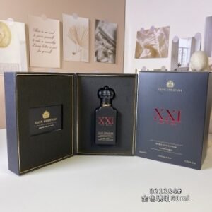 💹65✍️专柜版本
021384#金色琥珀50ml
Clive Christian Blonde Amber, 2022
品牌：克莱夫·克里斯蒂安
属性：中性香
香调：东方调
前调：小豆蔻朗姆酒苦橙乳香生姜粉红胡椒香柠檬葡萄柚
中调：干果晚香玉林烟草花檀香木桂花藏红花茉莉鸢尾根
后调：零陵香豆没药劳丹脂香草香根草广藿香雪松麝香