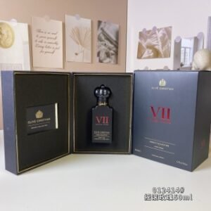 💹65✍️专柜版本
012414#摇滚玫瑰50ml
Clive Christian Rock Rose, 2016
品牌：克莱夫·克里斯蒂安属性：男香
香调：馥奇东方调
前调：香柠檬橙花油胡椒
中调：快乐鼠尾草薰衣草紫罗兰劳丹脂
后调：可可果琥珀香根草广藿香
