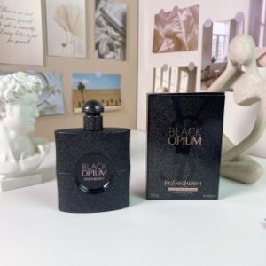 💹45✍️专柜版本
圣罗兰黑鸦片精醇版90ml
YSL Yves Saint Laurent Black Opium Extreme, 2021
品牌:圣罗兰
属性:女香
香调:美食东方调
前调:咖啡可可果
中调:茉莉橙花
后调:香草广藿香