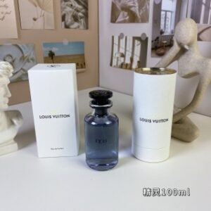 💹130✍️专柜版本
路易威登精灵100ml
Louis Vuitton eLVes, 2025
品牌：路易威登
调香师：Jacques Cava.
属性：女香
香调：花香调
前调：黑加仑桃子生姜肉桂
中调：椰子玫瑰铃兰紫罗兰
后调：降龙涎香醚广藿香