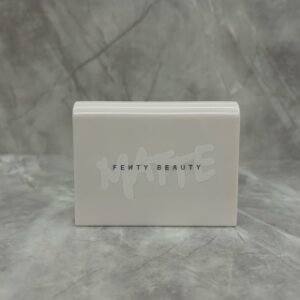 💹42✍️专柜版本
25版 蕾哈娜定妆粉饼8.5g