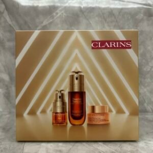 💹150✍️明通版本
娇韵诗双能三部曲!内含:双萃精华75ml,紧致弹力晚安霜50ml,眼部精华20ml,可配中文标,需要下单备注!