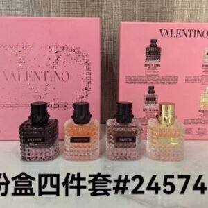 💹55✍️普通版本
245746华伦天奴香水中样30ml四件套粉盒！内含：30ml*4带喷头。味道：