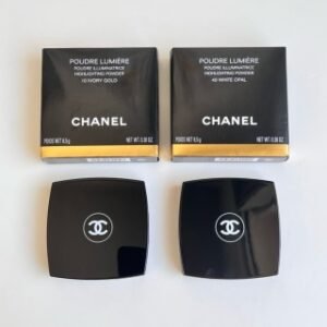 💹35✍️专柜版本
可配中文标✔️香奈儿修颜粉饼8.5g!色号:10#,40#。