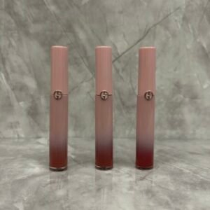 💹28✍️专柜版本
阿玛尼2025七夕限定粉色唇釉6.5ml.现货3色，色号:142+321+504.可配中文标+日期标.需要下单备注！