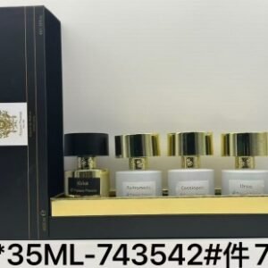 💹60✍️普通版本
蒂齐纳.泰伦斯 香水中样35ml四件套！内含：4*35ml带喷头。
