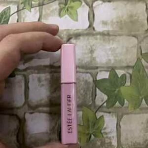 💹26✍️明通版本
雅诗兰黛樱花护唇蜜/唇部修护精华小样4.6ml
配中文标,优势供应
