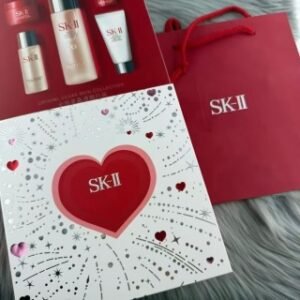 💹70✍️明通版本
SK全明星晶透五件套/体验装五件套!内含:氨基酸洗面奶20g,嫩肤清莹露30ml,护肤神仙水75ml,大红瓶面霜15g,大眼眼霜2.5g。