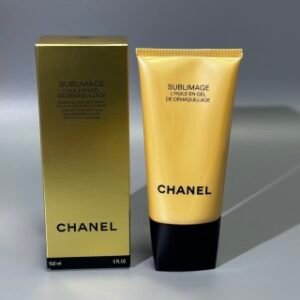 💹25✍️专柜版本
香奈儿奢华精粹洗面奶/奢华精粹洁颜凝胶150ml!