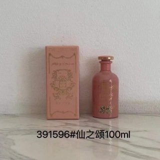 💹75✍️专柜版本
古驰炼金士花园系列100ml!经典:仙之颂,沐光橙,香草颂,瑰丽颂,冬之春,蛇之谜,花之初
新味:狮之心,夜迷狸,炽焰玫瑰,廷上羽,依兰琥珀,桂之语,霓裳舞!