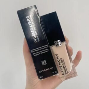 💹30✍️专柜版本
纪梵希明星流光粉底液30ml!色号:0N#适合白皙肌肤,0.5N#适合偏白肌肤。