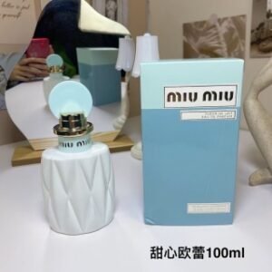 💹50✍️专柜版本
miumiu/缪缪甜心欧蕾女士(芒果椰奶)100ml
杨枝甘露
前调：汁香浓郁的芒果
中调：娇美中国桂花
后调：丝滑椰奶