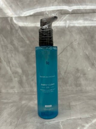 💹45✍️明通版本
修丽可啫喱洗面奶195ml,私模全对版,市场独家质量,非流通货,供平台,可配中文标,需要下单备注!