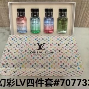 💹55✍️普通版本
LV香水中样30ml四件套幻彩版！内含：4*30ml带喷头！