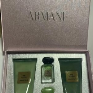💹70✍️专柜版本
阿玛尼玉龙茶小样全身香氛四件套 身体乳50ml 沐浴露50ml 香水经典版7.5ml 幻沙版7.5ml 配礼袋+中文标 打12 件48
