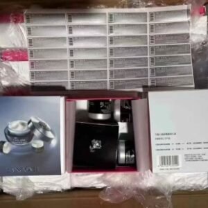 💹75✍️明通版本
兰蔻小黑瓶眼霜一拖三套装/小黑瓶眼霜1+3礼盒,料体对版对味,非市场普货,件50套,现货供应,配中文标