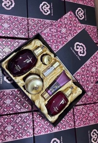 💹125✍️明通版本
后津率享套盒贸易版
后拱辰享套盒贸易版
后水妍套盒贸易版
件12套 配中文标 礼袋 现货