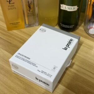 💹60✍️明通版本
莱伯妮蓝铜紧致精华液旗舰带盒版！内含：1ml×12。液体为1ml的，只有一点点，没装满的，每一瓶都配一个吸管。