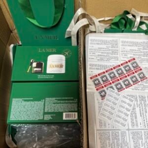 💹160✍️明通版本
海蓝之谜经典面霜100ml➕眼霜两件套 件24套 配海南3标 礼袋 现货