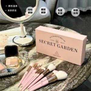 💹45✍️专柜版本
3ce玫瑰化妆品套装纸盒！