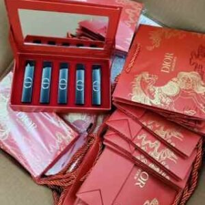 💹70✍️专柜版本/红盒
新款迪奥惊艳细管口红五件套1.6g/马年口红礼盒五件套
色号:漆光226-120-390-168-550
件72、配中文标➕礼袋➕贺卡
现貨、现貨(打码5L66)