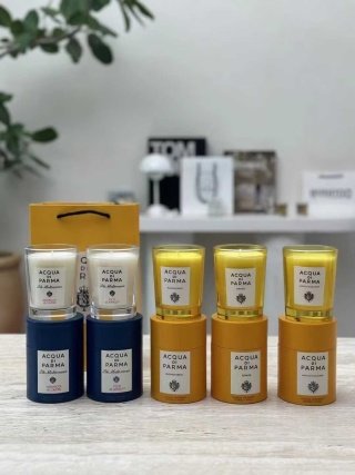 💹70✍️专柜版本
帕尔马香薰蜡烛
黄色杯子三个味道:早安、克罗尼亚之光、谢谢你。
白色杯子二个味道:阿玛菲无花果、卡普里岛香橙