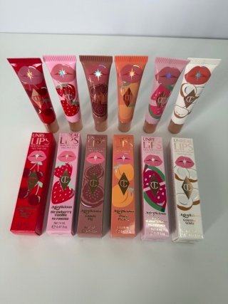 💹30✍️专柜版本
CT果冻唇蜜14ml
🔜 一比一质量❗6️⃣色: 流心樱桃#,香草莓莓#,浆果甜心#,透亮杏桃#,粉嫩西瓜#,椰子甜心#。
《新品上市》25年新品CT果冻唇蜜14ml
CT果冻唇蜜护唇精华镜面水光滋润保湿唇釉 14ml
#CHERRY GLAZE 流心樱桃
#STRAWBERRY VANILLA 香草莓莓
#CANDY FIG 浆果甜心
#PURE PEACH 透亮杏桃
#PINK WATERMELON 粉嫩西瓜
#COCONUT WATER 椰子甜心
独家私模,高质量
打24/件576只 配中文标 现货供应🔥