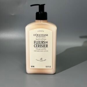 💹35✍️专柜版本
欧舒丹樱花身体乳25版500ml！批号2068435