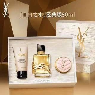 💹210✍️专柜版本
圣罗兰25圣诞新款奢金自由之水经典三件套
自由之水50ml-粉气垫小样5g-自由身体乳50ml
配中文标 礼袋 现货 不多