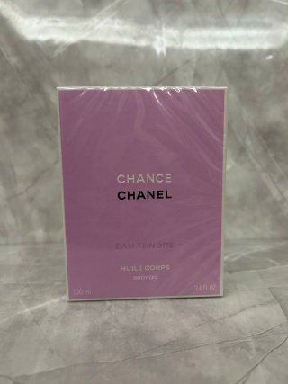 💹45✍️专柜版本
新品上市独家资源CHANEL/香奈儿2025春新品粉邂逅身体油100ml 可配中文标 需要下单备注!