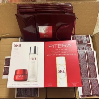 💹140✍️明通版本
SK神面两件套,神仙水230ml+红瓶面霜80g,件12套
配中文标 礼袋 全对版质量 现货