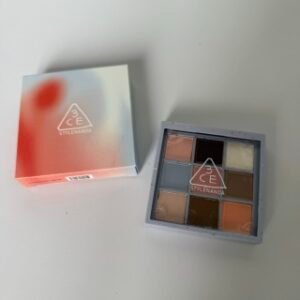 💹32✍️专柜版本
3CE新款限定9色眼影
#FIRST BLOOM 蓝白开
批号:NCY0WS