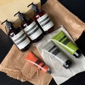 💹80✍️专柜版本
伊索身体护理两件套！
组合一天竺葵身体乳+香橙身体乳
组合二天竺身体乳+去角质磨砂膏
组合三玫瑰沐浴露+赤松磨砂膏