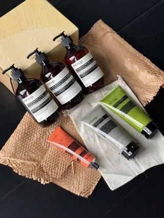 💹80✍️专柜版本
伊索身体护理两件套!
组合一天竺葵身体乳+香橙身体乳
组合二天竺身体乳+去角质磨砂膏
组合三玫瑰沐浴露+赤松磨砂膏