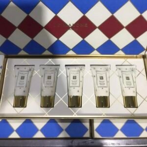 💹55✍️专柜版本
祖马龙护手霜五件套25圣诞限量版 30ml*5 英国梨*2 牡丹 青柠 天竺葵 配礼袋+中文标 件36