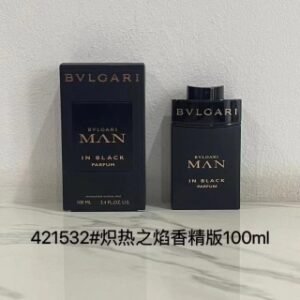 💹60✍️专柜版本
宝格丽 100ml
炽热之焰香精
空谷之雨
绿意森林
炽热之焰
森林之光
冷冽冰川