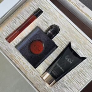 💹140✍️专柜版本
圣罗兰黑色鸦片节日三件套!内含:香水50ml+便携10ml+身体乳50ml。