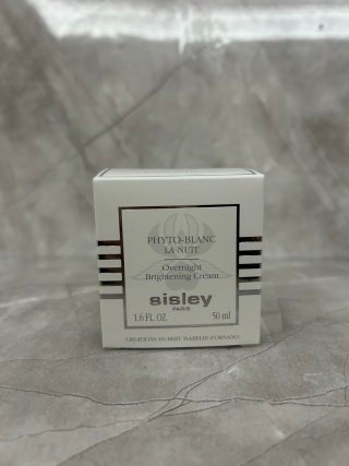 💹75✍️明通版本
sisley希思黎新版焕亮美白晚霜50ML烟酰胺修护 日期至2028年 可配中文标 需要下单备注!