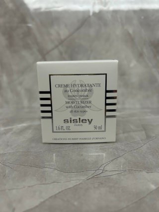 💹75✍️明通版本
Sisley 希思黎 轻盈保湿面霜50ml 清爽补水 日期至2028年 可配中文标 需要下单备注!