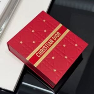 💹110✍️明通版本/26款情人节
迪奥26新款情人节明星双色口红两件套礼盒
色号:999-720
色号:688-720
配中文标 礼袋 现货 现货
