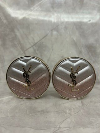 💹40✍️专柜版本
26年新款圣罗兰粉星辰渐变限定情人节气垫 12g.现货两色. 色号 B10-B20.可带中文标.需要下单备注!