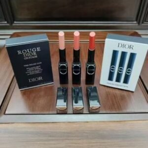 💹48✍️专柜版本
迪奥蓝金细管口红小样三件套/旅行装1.6g×3
色号：漆光226-120-550
打12、件384套
配中文标
现貨、现貨（新日期）
