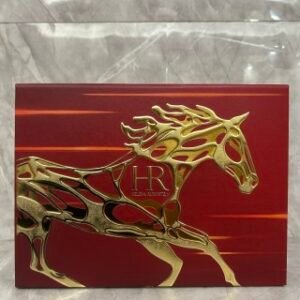 💹280✍️明通版本
HR赫莲娜黑绷带50px面霜一拖七马年限量礼盒.包含：黑绷带50px面霜50ml×1+黑绷带50px面霜5ml×3+黑绷带面霜5ml×1+白绷带面霜5ml×2+洗面奶20ml×1.配手提袋.正装和小样膏体一样.官网同步.送礼必备.可冲正.