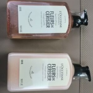 💹58✍️明通版本
欧舒丹樱花身体乳25版明通版500ml
欧舒丹樱花沐浴露25版明通版500ml
私模瓶独家出，瓶身对版带logo，认准批号沐浴露2037145，认准批号身体乳2038145✔️