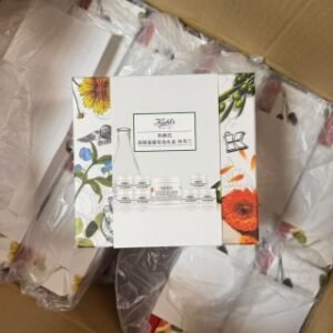 💹85✍️明通版本
科颜氏高保湿面霜1拖7套盒/一拖七礼盒,
配中文标 现货 件24套