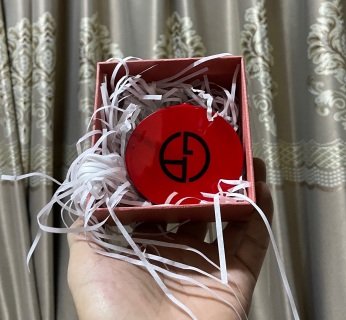 💹75✍️明通版本/礼盒装
新年礼盒装❗️阿玛尼红色气垫,色号:2# 3# 。