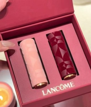 💹85✍️专柜版本
26新款七夕限定款 兰蔻双面绝色口红两件套礼盒装!内含色号:296,375。
