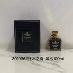 💹85✍️专柜版本
杜木之香系列100ml!味道:黑木,馥郁山丝,超级纽约,撒哈拉,琥珀馥郁,蓝木,玩美檀香!